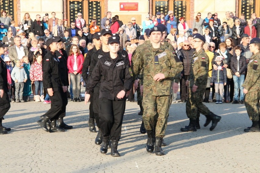 Uroczystości 11 listopada na placu Wolności