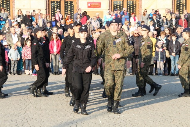 Uroczystości 11 listopada na placu Wolności