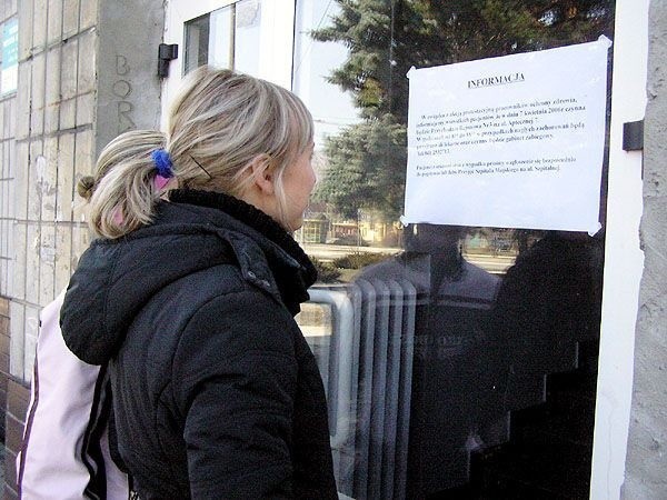 Choć większość mieszkańców Skarżyska wiedziała o wczorajszym strajku lekarzy, to byli i tacy, którzy o tym, iż ich lekarz rodzinny nie przyjmuje, dowiedzieli się z informacji na drzwiach przychodni.