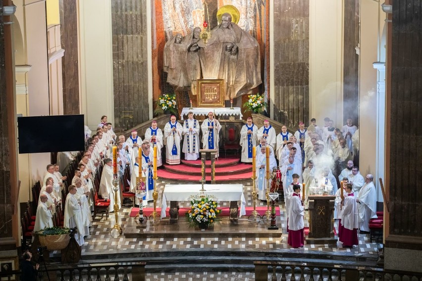 Eucharystii w bydgoskiej bazylice z udziałem całego...