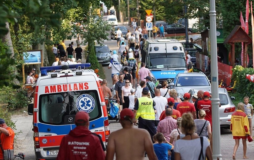 Dwie osoby zostały przewiezione do szpitala. Po godzinie 18...