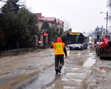 Kraków. Niekończący się remont ul. Królowej Jadwigi. Plac budowy jak pobojowisko. Zobacz zdjęcia