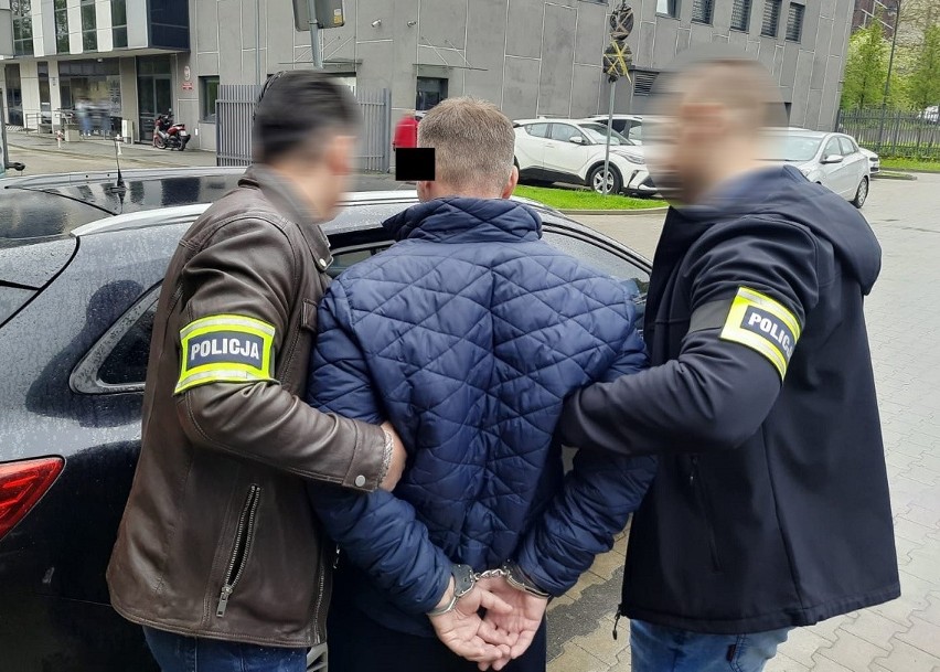 Policjanci zatrzymali w Łodzi trzech mężczyzn, przy których...