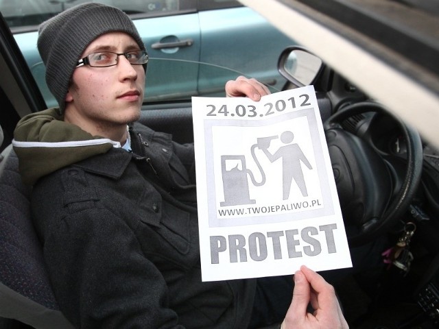 Paweł Wilk, koordynator protestu na Podkarpaciu: utrzymanie samochodu dla przeciętnego kierowcy staje się w Polsce zbyt drogie. Protestem chcemy przypomnieć  o tym premierowi.