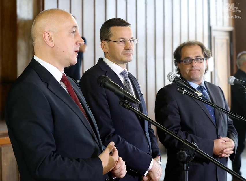 Morawiecki w Szczecinie. Dwa promy wybuduje Stocznia Szczecińska