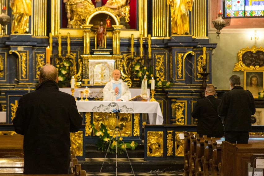 Męski różaniec w Krakowie. Mężczyźni wynagradzali Niepokalanemu Sercu Maryi [ZDJĘCIA]