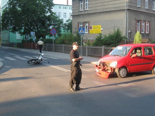 Ranny motocyklista trafił na oddział intensywnej terapii.