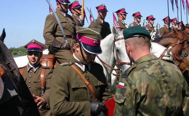 Obchody Dnia Wojska Polskiego przywołają  dawne tradycje naszej armii, m.in. kawalerię z okresu międzywojennego.