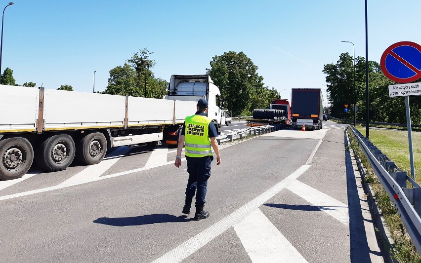 Zobacz kolejne zdjęcia. Przesuwaj zdjęcia w prawo - naciśnij...