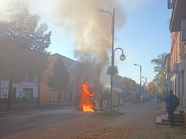 Płonący autobus na Bytomskiej