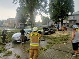 Potężna nawałnica nad regionem tarnowskim. Setki interwencji straży pożarnej. Są powalone drzewa, zerwane dachy i uszkodzone samochody