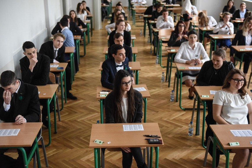 Matura 2017. ANGIELSKI język - podstawa [ODPOWIEDZI, CKE...