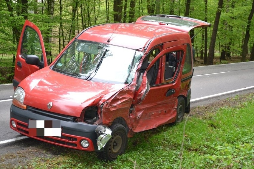 Wypadek w Jankowicach: Zderzenie bmw z mercedesem. W wypadku...