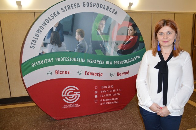 Karolina Głogowska z Kuźni Przedsiębiorczości służy pomocą w korzystaniu z potencjału dla przedsiębiorców