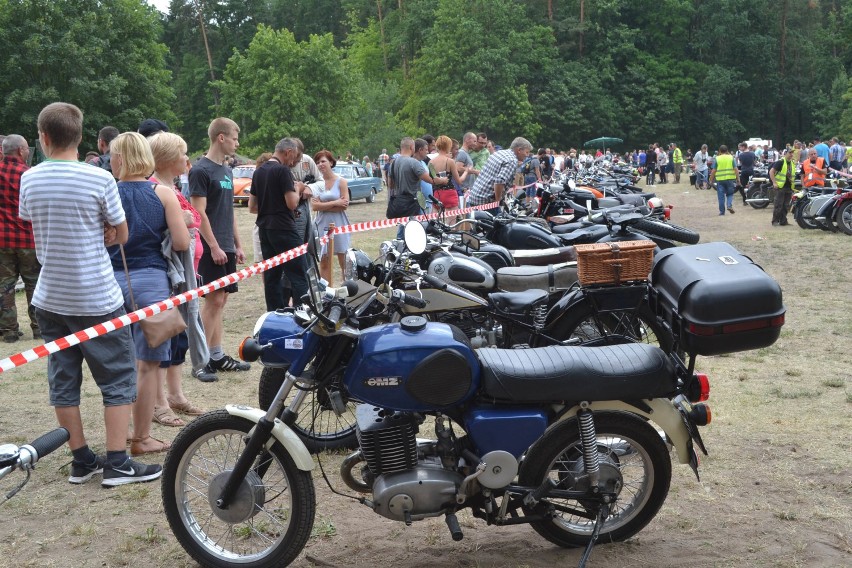 Starogard stado: Zabytkowe auta i motocykle na Zlocie [WIDEO, ZDJĘCIA]