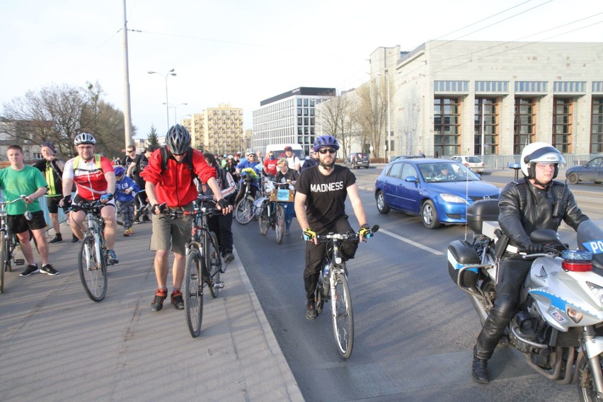 Masa Krytyczna 31.03.2017 we Wrocławiu. Rowerzyści...