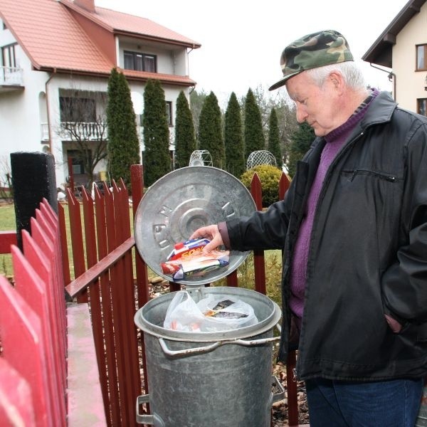 Jan Domaga z Zalesia w Kielcach jest przekonany, że po drastycznej podwyżce cen za odbiór śmieci część z nich kielczanie będą wywozić do lasu, przy którym mieszka.