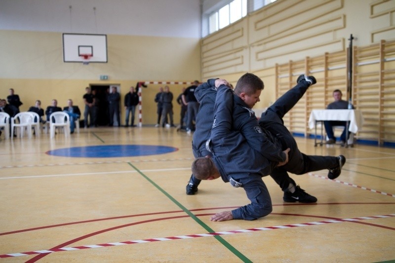 Okręgowe Mistrzostwa Technik Interwencji i Samoobrony Inspektoratu Służby Więziennej w Białymstoku [FOTO, wideo]