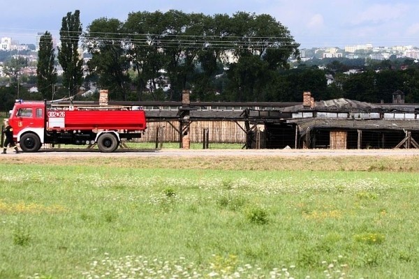 Zdjęcie baraku po pożarze