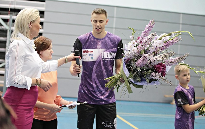 Młodzi fani siatkówki trenowali z Mariuszem Wlazłym