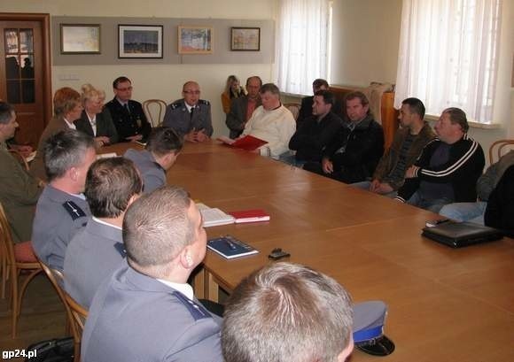 Tematem spotkania było zapoznanie przewoźników z nowymi przepisami dotyczącymi przewozu osób, m.in. meleksami i kolejkami bajkowymi.