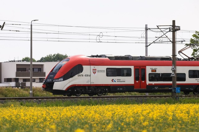 - Decyzja o uruchomieniu dodatkowego połączenia podjęta została na podstawie realizowanej przez przewoźnika analizy frekwencji poszczególnych połączeń oraz zgłoszeń przekazywanych przez pasażerów podróżujących na tym odcinku - informują Koleje Wielkopolskie.