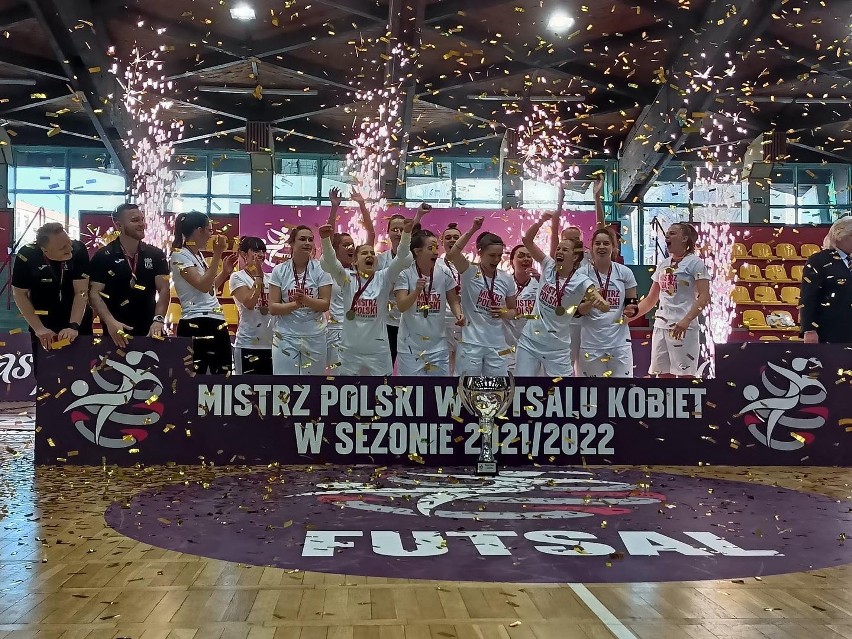 Futsalistki AZS UAM obroniły w niedzielę w leszczyńskim...