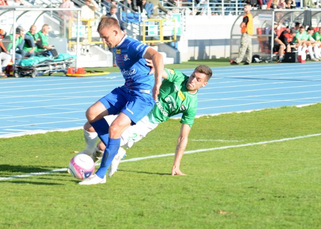 Dawid Abramowicz (w zielono-białym stroju).