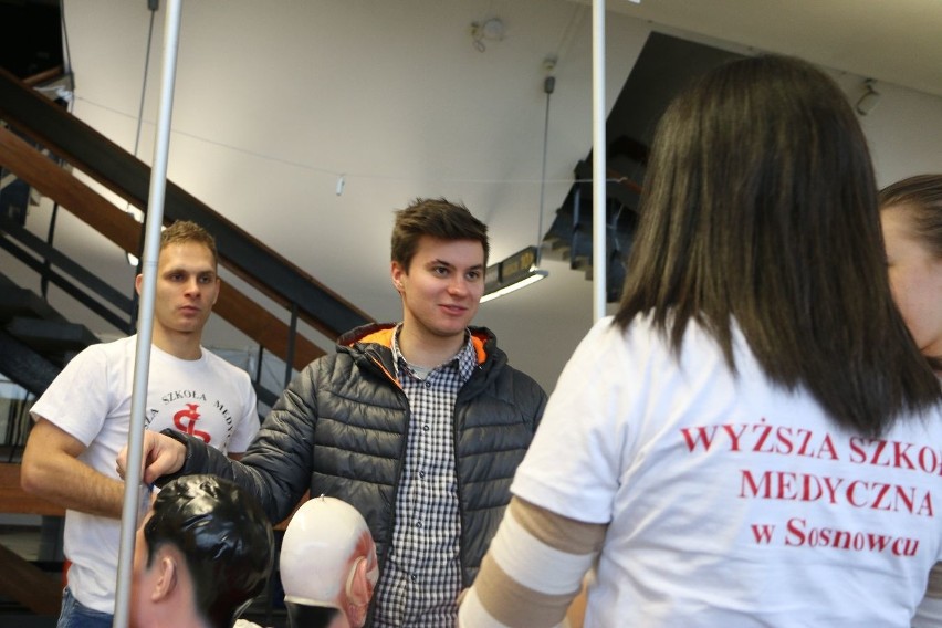 Studenci Wyższej Szkoły Medycznej w Sosnowcu: Warto wybierać kierunki medyczne