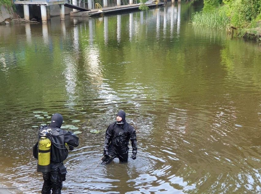 Braniewo: nurkowie wyciągali bombę, ewakuowano 300 mieszkańców