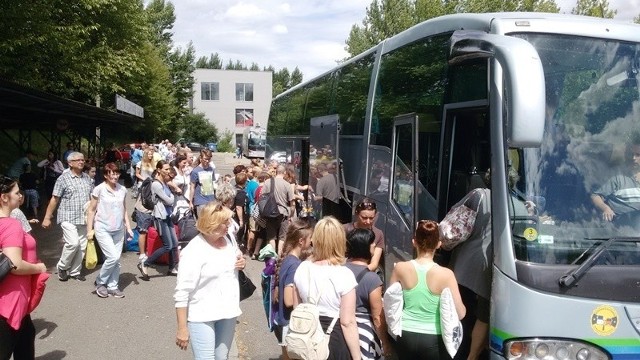 Grupa nauczycieli pracowników oświaty z Bielska-Białej miała wyjechać w poniedziałek. Ale dotarła tylko do Cieszyna. Okazało się, że organizator nie opłacił wczasów