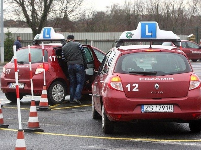 W Szczecinie egzamin praktyczny na prawo jazdy zdaje co trzecia osoba