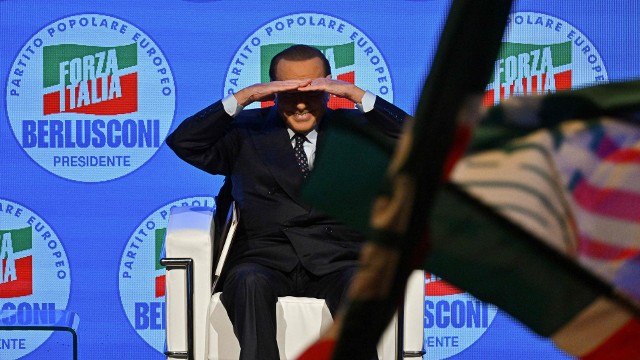 Silvio Berlusconi to kontrowersyjna i barwna postać w sporcie i polityce.