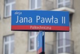Aleja Jana Pawła II w Łodzi zmieniona na al. Strajku Włókniarek? Szkoła Podstawowa nr 202 im. JP II będzie imienia Marii Janion?