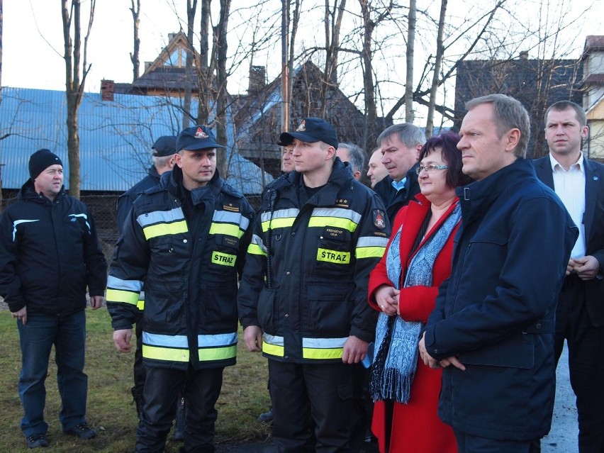 Zakopane: premier Tusk oglądał straty po halnym