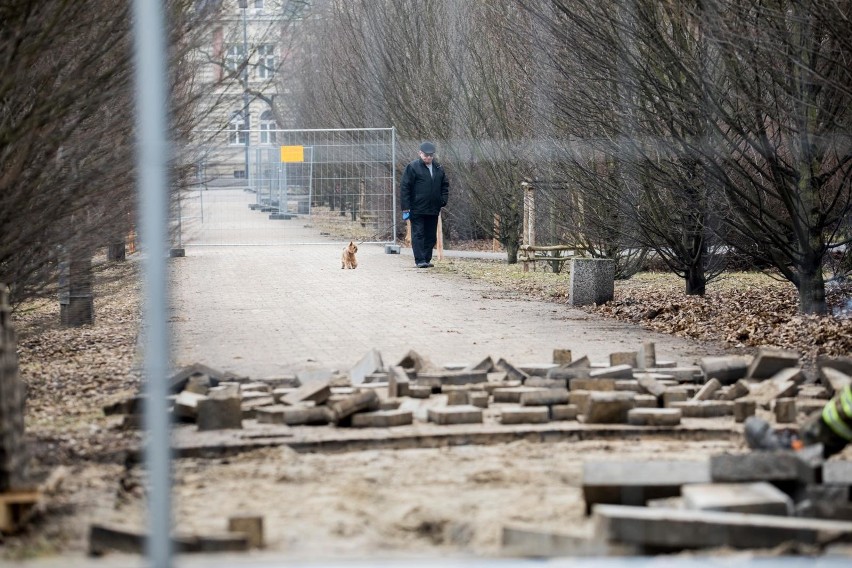 Było już wyburzanie muszli koncertowej, później trwała...