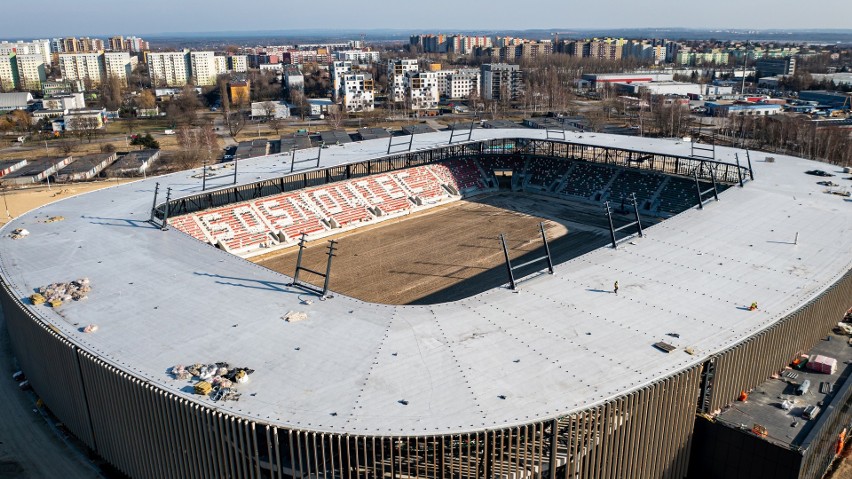 Budowa stadionu piłkarskiego w Sosnowcu powoli zbliża się ku...