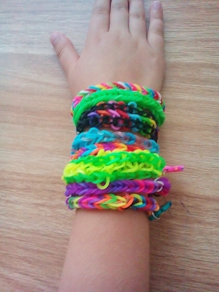 Rainbow loom, czyli bransoletki z gumek