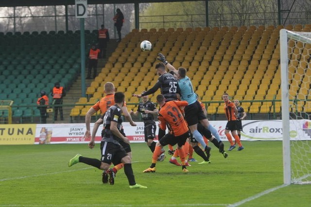 Piłkarze GKS Katowice na własnym stadionie ostatnio najczęściej remisują. Czy w środę uda im się zwyciężyć?