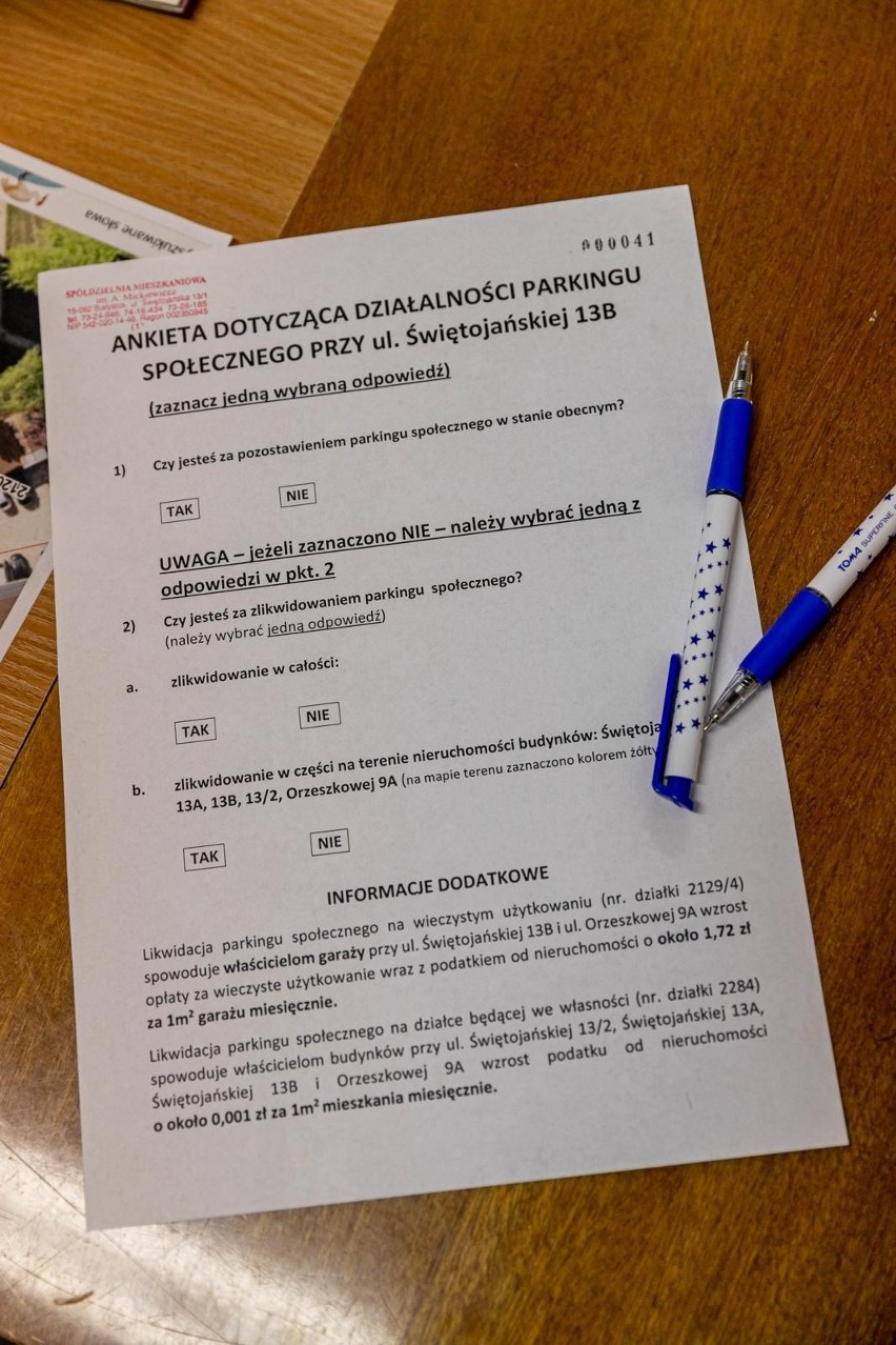 Parking na tyłach I Urzędu Skarbowego w Białymstoku. Jest finał sąsiedzkiego sporu między mieszkańcami - parking będzie dostępny