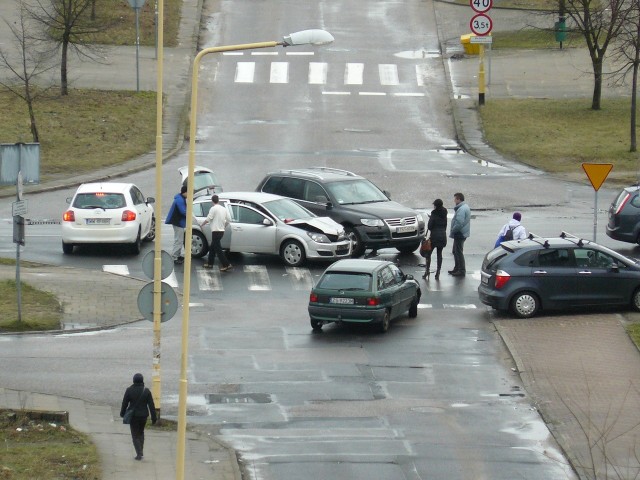 Zderzenie na ul. Łubinowej.