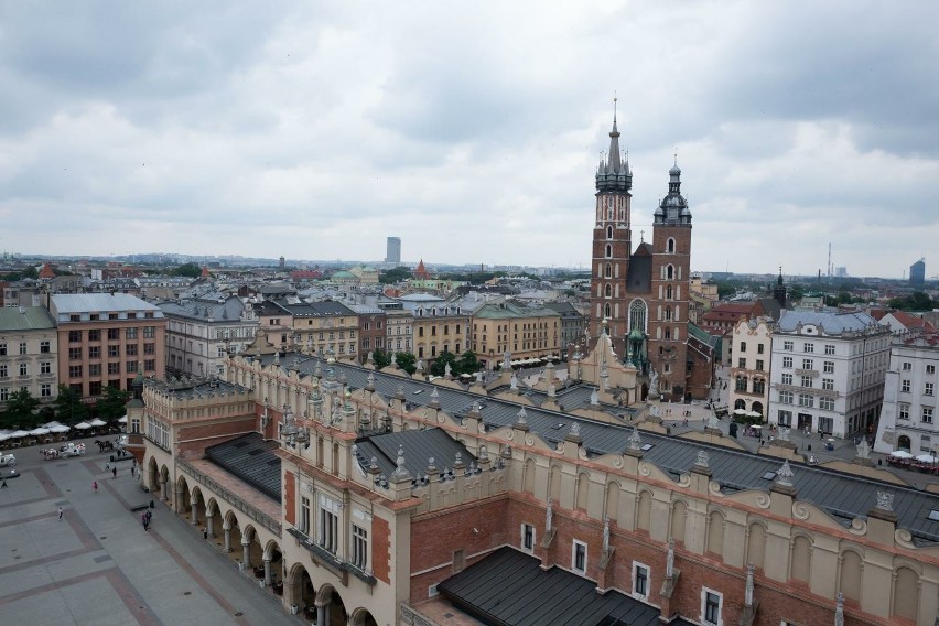Krakowski Rynek Główny, Wawel i Sukiennice są w pierwszej...