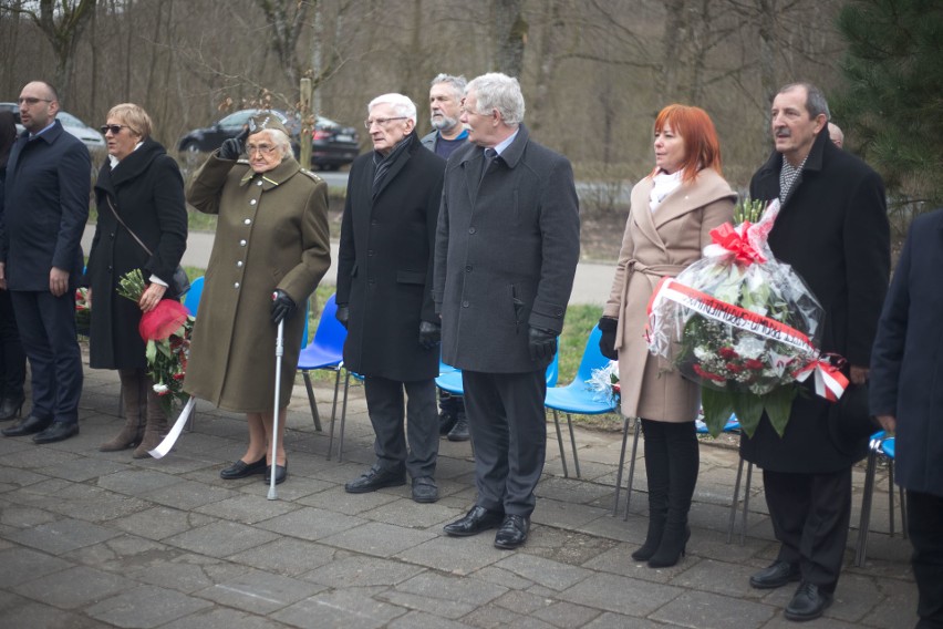 Oddali hołd pomordowanym w 1945 roku robotnikom przymusowym na terenie niemieckiego Słupska (zdjęcia)