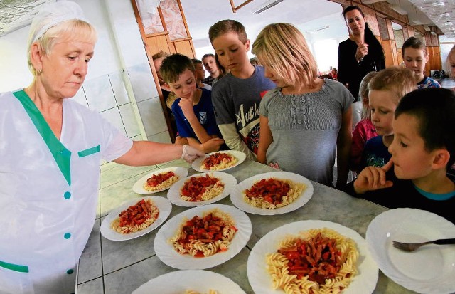 Ustawa walczy z otyłością, ale nie zawsze trafia w gust uczniów