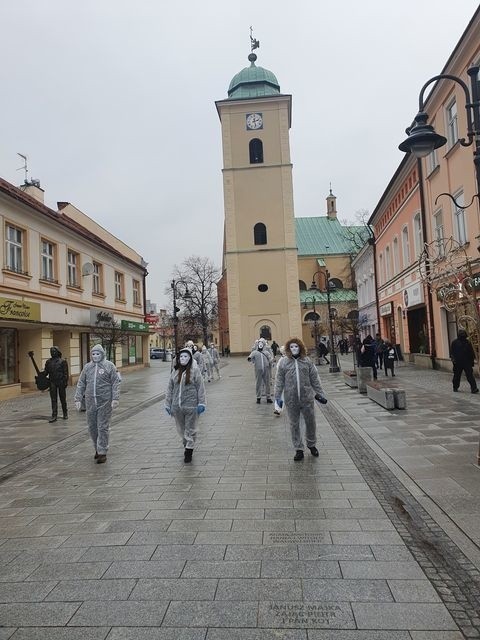 Marsz Niewolników przeszedł przez rzeszowski Rynek, ulicą...