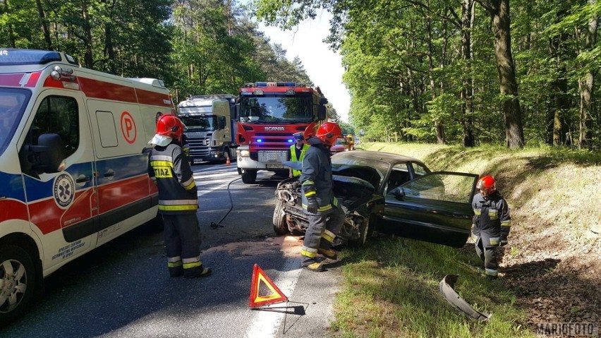 Kierująca samochodem hyundai wjechała do rowu w Dąbrowie. Do...