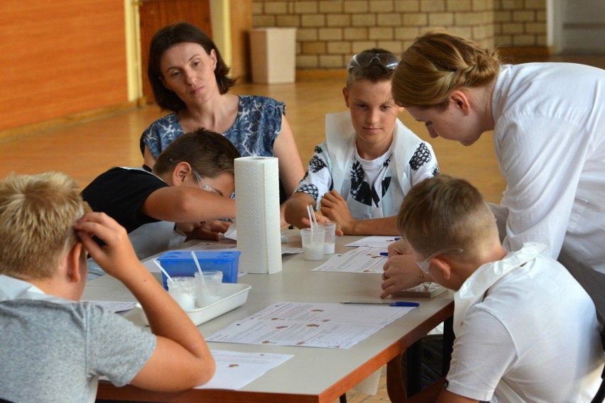 Świat Młodych Badaczy - niezwykłe zajęcia w koneckiej "jedynce"(DUŻO ZDJĘĆ)