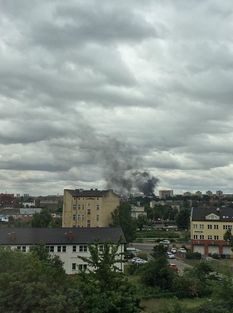Pożar w Szczecinie na Pomorzanach. Dym widać w centrum [ZDJĘCIA, WIDEO]  