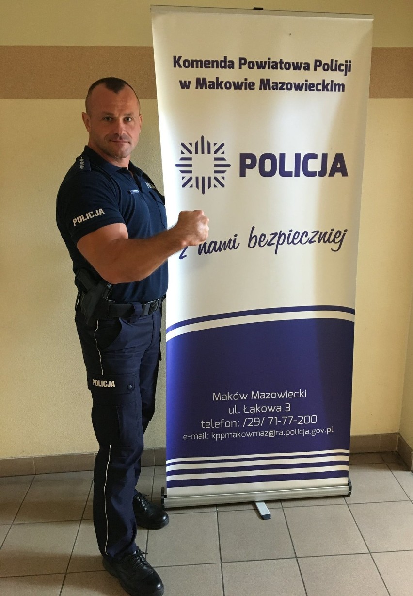 Policjant z Makowa Mazowieckiego wicemistrzem Polski w siłowaniu na rękę. A to nie jedyny jego sukces w ostatnim czasie. Zdjęcia