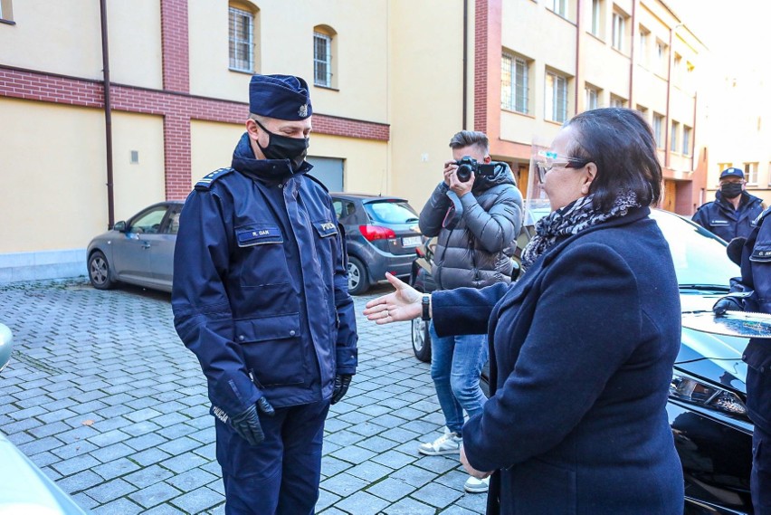 Ekoradiowozy dla szczecińskich policjantów